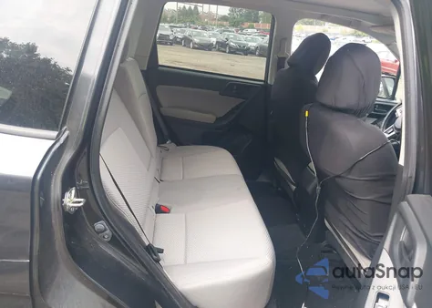 2017 Subaru Forester 2.5I Premium z USA, uszkodzony, nr VIN JF2SJAEC1HH488453